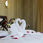 Arto Aparthotel